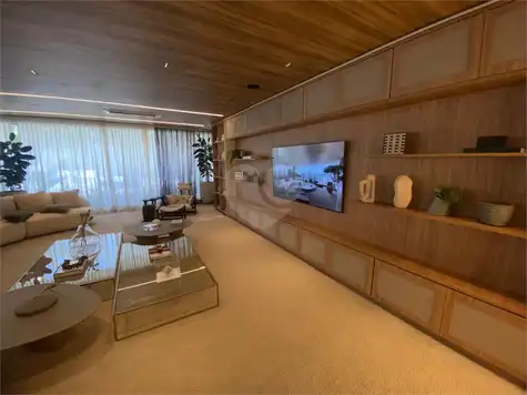 Apartamento com 3 quartos à venda em Moema - SP