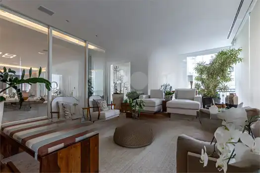 Apartamento com 4 quartos à venda em Moema - SP