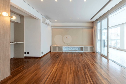 Apartamento com 4 quartos para locação em Paraíso - SP