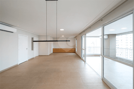 Apartamento com 4 quartos à venda em Moema - SP