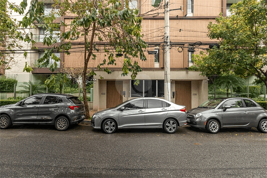 Apartamento com 3 quartos à venda ou para locação em Alto de pinheiros - SP