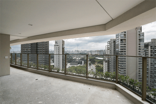 Apartamento com 3 quartos à venda em Moema - SP