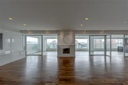Apartamento com 4 quartos para locação em Vila uberabinha - SP