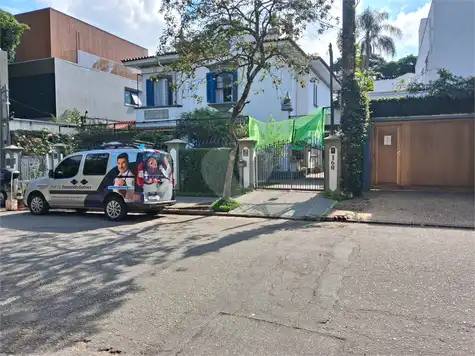 Sobrado com 3 quartos para locação em Jardim américa - SP