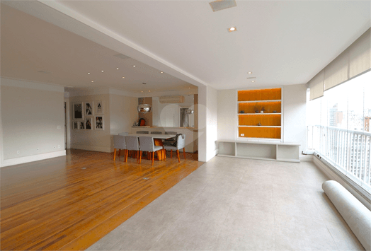 Apartamento com 4 quartos à venda em Moema - SP