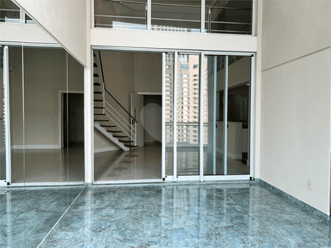 Apartamento com 3 quartos para locação em Cidade monções - SP