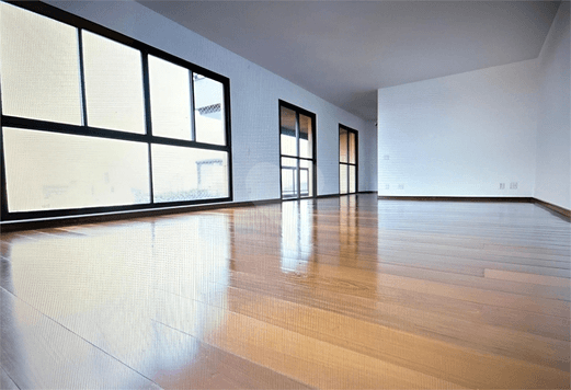 Apartamento com 3 quartos para locação em Vila madalena - SP