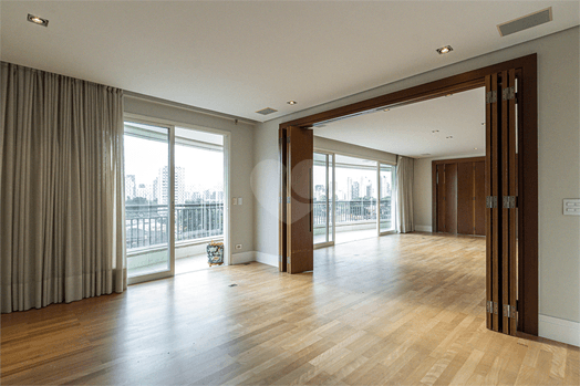 Apartamento com 3 quartos à venda em Cidade monções - SP