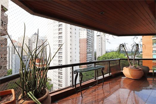 Cobertura com 4 quartos à venda em Moema - SP