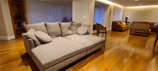 Apartamento com 4 quartos à venda em Moema - SP