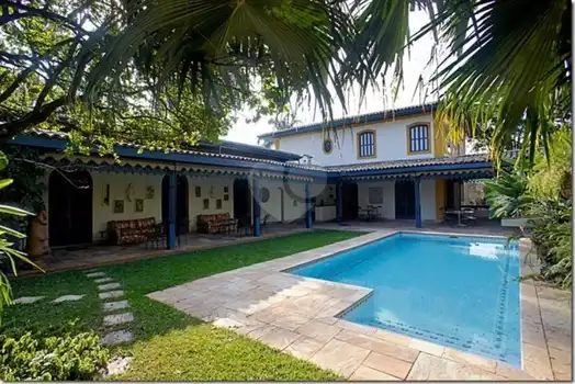 Casa com 6 quartos à venda em Morumbi - SP