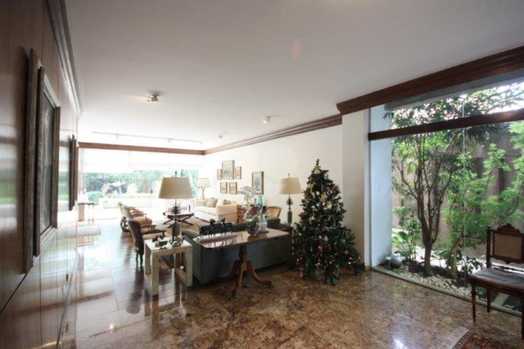 Casa com 4 quartos para locação em Alto de pinheiros - SP