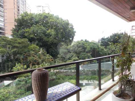 Apartamento com 3 quartos à venda em Moema - SP