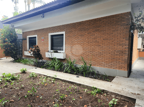Casa térrea com 3 quartos à venda ou para locação em Alto de pinheiros - SP