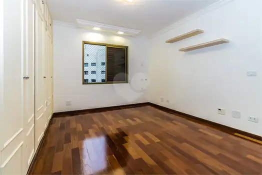 Apartamento com 4 quartos à venda em Moema - SP