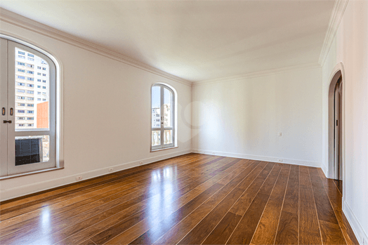 Apartamento com 4 quartos para locação em Cerqueira césar - SP