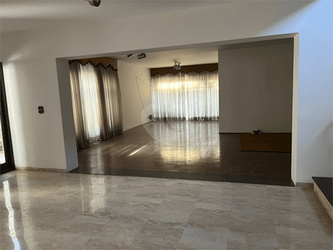 Sobrado com 4 quartos à venda ou para locação em Vila nova conceição - SP
