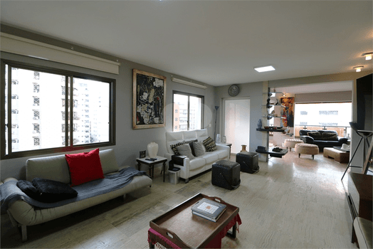 Apartamento com 4 quartos à venda em Moema - SP