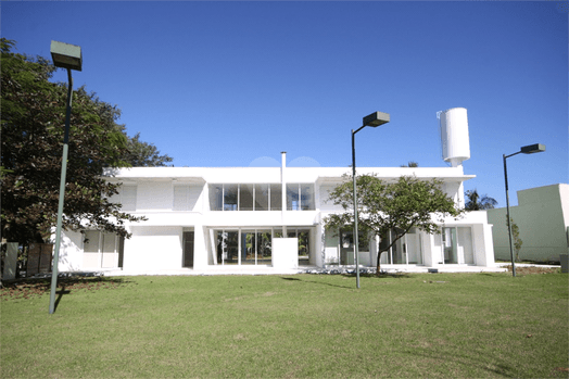 Casa com 4 quartos à venda em Alphaville - SP