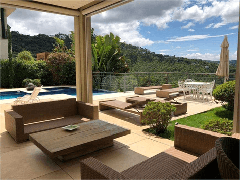 Casa com 4 quartos à venda em Tamboré - SP