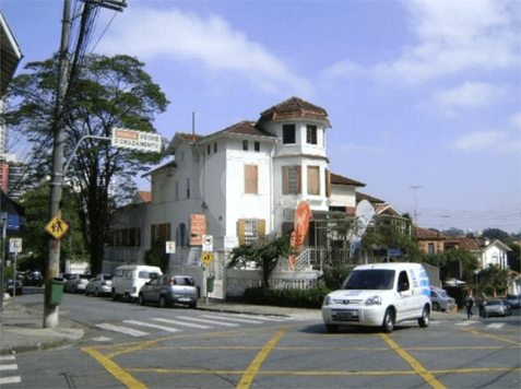 Sobrado com 6 quartos à venda ou para locação em Higienópolis - SP