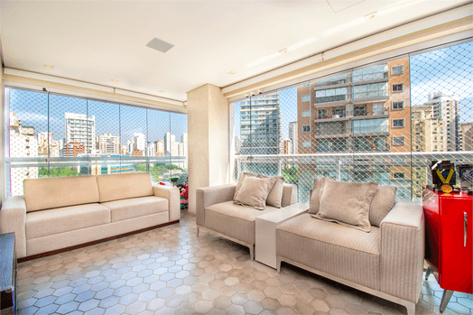 Apartamento com 3 quartos à venda em Vila nova conceição - SP