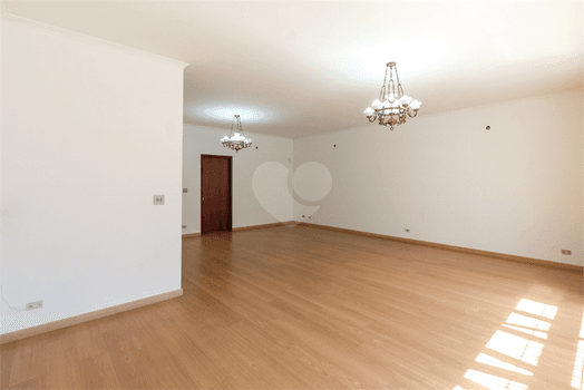 Casa com 6 quartos à venda em Vila uberabinha - SP