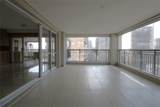 Apartamento com 4 quartos à venda em Moema - SP
