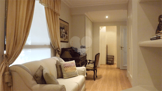 Apartamento com 4 quartos à venda em Moema - SP