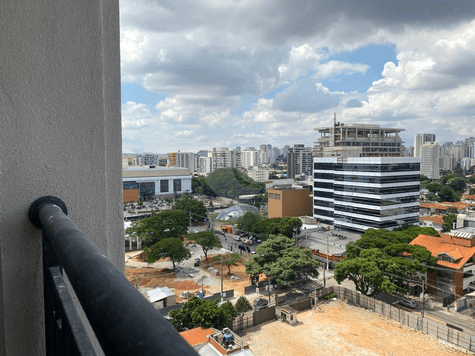 Apartamento com 3 quartos para locação em Moema - SP