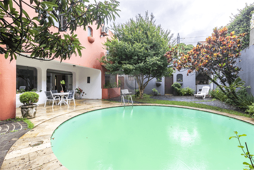 Sobrado com 5 quartos para locação em City boaçava - SP
