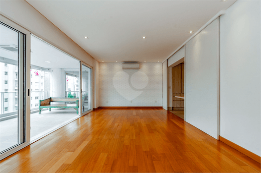 Apartamento com 3 quartos para locação em Itaim bibi - SP