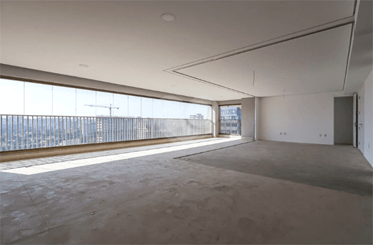 Apartamento com 4 quartos à venda em Moema - SP