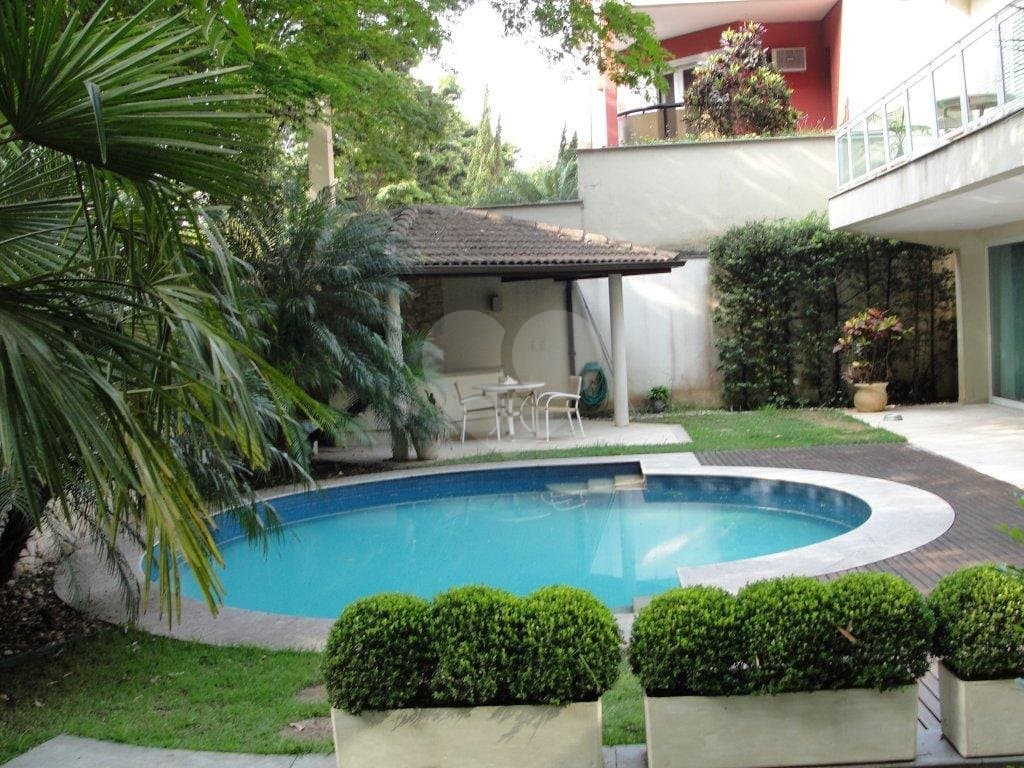 Casa com 4 quartos à venda em Residencial morumbi - SP